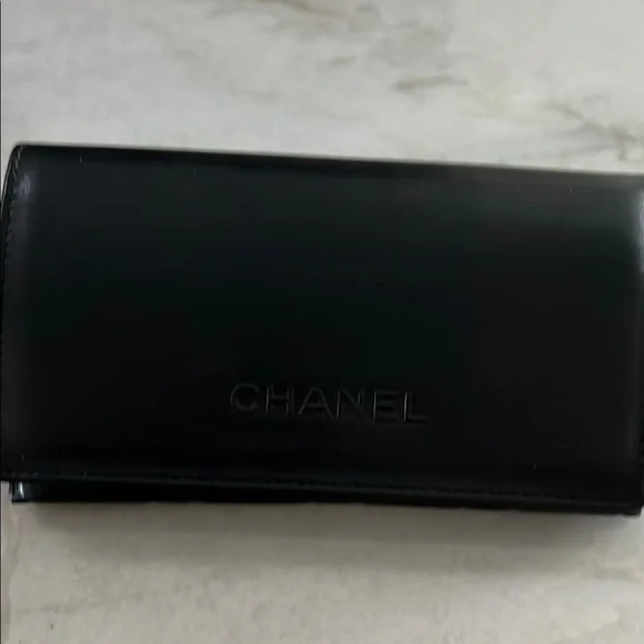 Chanel Black Sunglasses - Picture 2 of 7